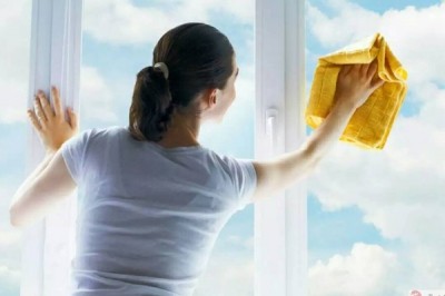 家庭保潔技巧：如何清洗玻璃